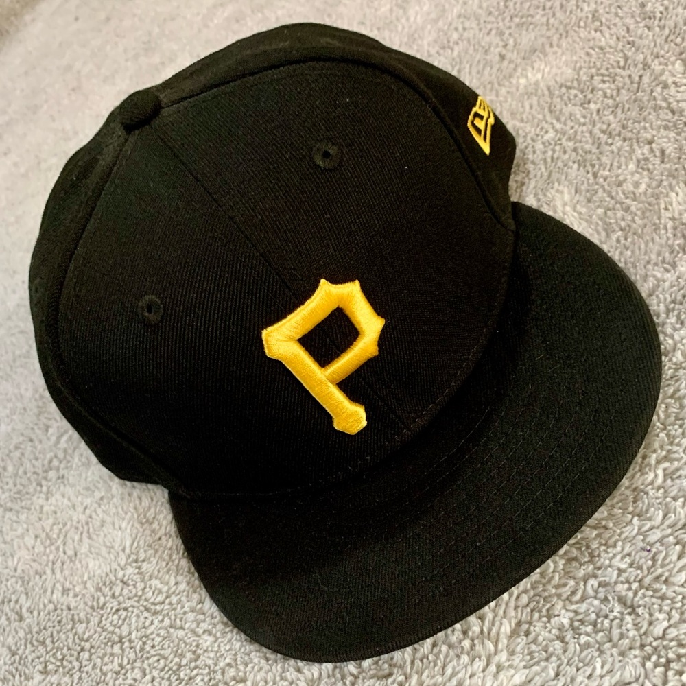 Pittsburgh Pirates 🏴‍☠️ fitted hat